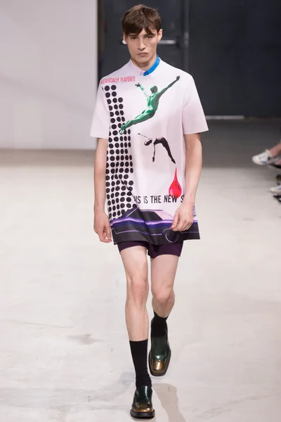 Look 7
